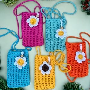 Crochet Crossbody Daisy Phone Pouch